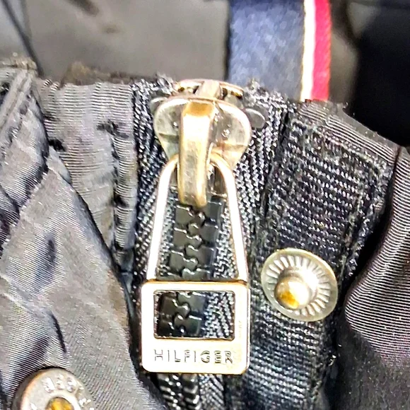 Men's Hilfiger Small Black/Burgundy Lined Full Zip and Button Down Puffer Jacket - Picture 6 of 12